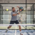 Padel volley aanvalstechniek: zo win je het punt